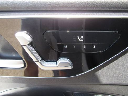 Used 2022 Mercedes-Benz C 300 Sedan image 17