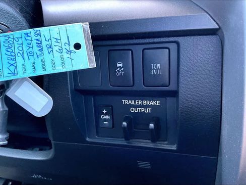 Used 2019 Toyota Tundra SR5 w/ SR5 Upgrade Package RWD image 31