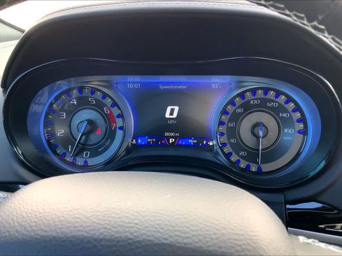 Used 2023 Chrysler 300 C RWD image 17