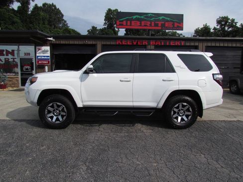 Used 2019 Toyota 4Runner TRD Off-Road Premium AWD/4WD image 2