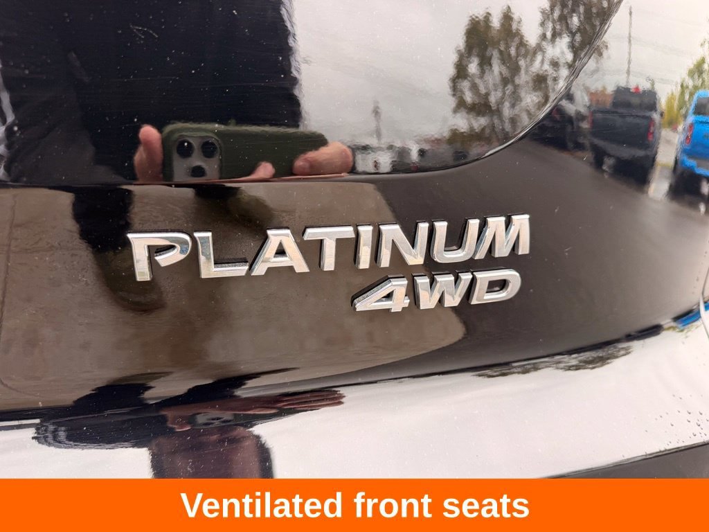 Used 2024 Nissan Pathfinder Platinum AWD/4WD image 16