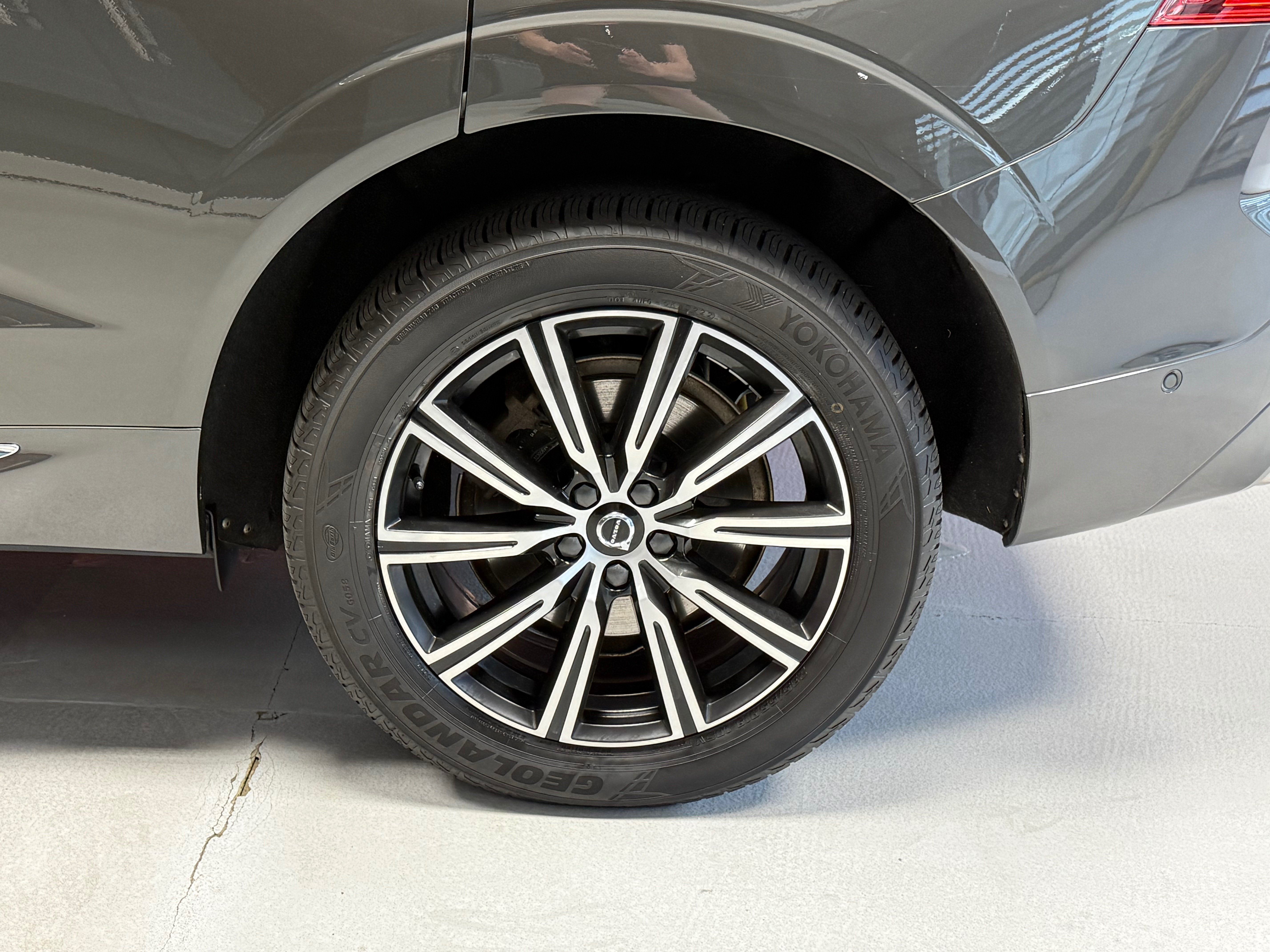 Used 2020 Volvo XC60 T8 Inscription AWD/4WD image 4