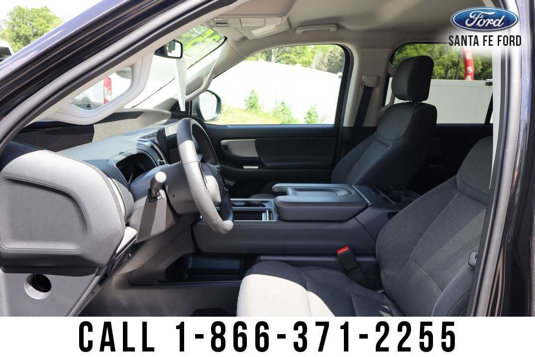 Used 2025 Ford Expedition Active RWD image 15