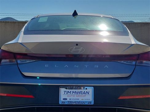 New 2025 Hyundai Elantra SE image 19