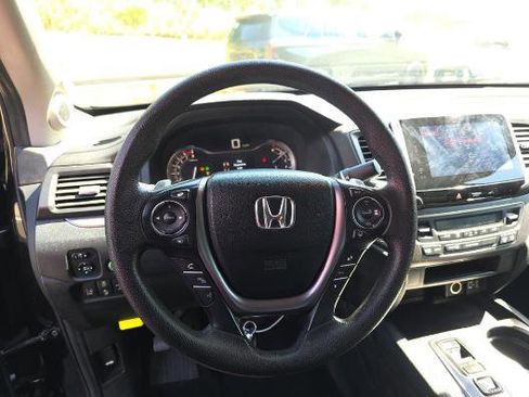 Used 2020 Honda Ridgeline Sport image 7