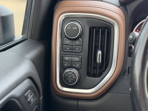 Used 2022 Chevrolet Silverado 2500 High Country w/ Z71 Off-Road Package image 19