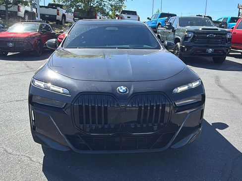 Used 2023 BMW 760i xDrive w/ Executive Package AWD/4WD image 2
