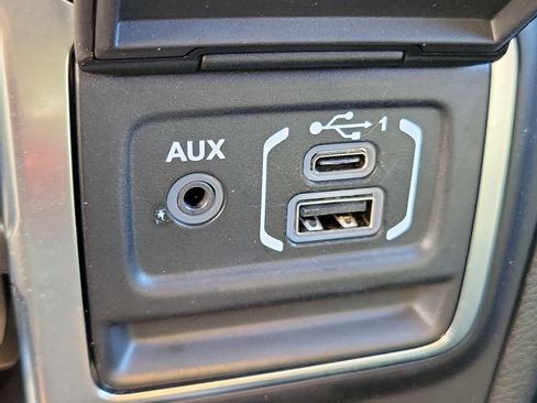 Used 2022 Jeep Wrangler Unlimited Sahara w/ Cold Weather Group image 24