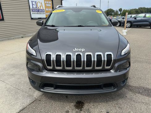 Used 2015 Jeep Cherokee Latitude w/ Cold Weather Group AWD/4WD image 2