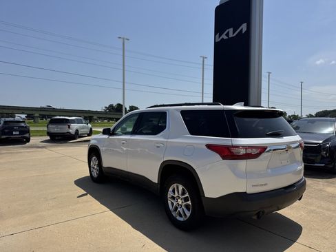 Used 2021 Chevrolet Traverse LT FWD image 22