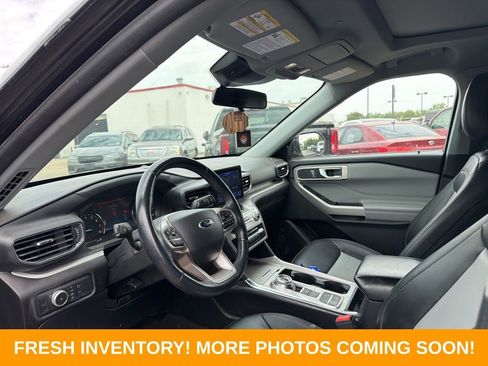 Used 2022 Ford Explorer XLT w/ Equipment Group 202A RWD image 8