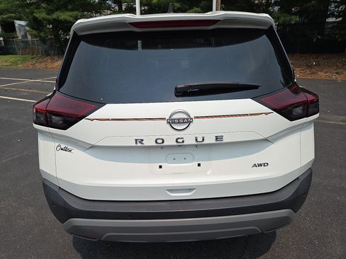 Used 2023 Nissan Rogue S AWD/4WD image 4