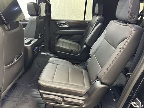 Used 2023 Chevrolet Suburban High Country AWD/4WD image 13