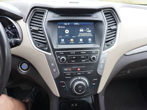 Used 2017 Hyundai Santa Fe Sport image 31