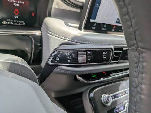 Used 2023 Lincoln Nautilus Reserve FWD image 34