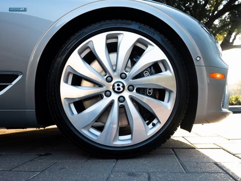 Used 2024 Bentley Continental GT V8 image 6