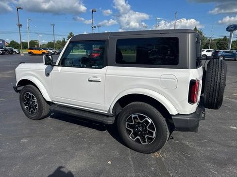 Used 2023 Ford Bronco Outer Banks AWD/4WD image 3