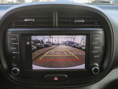 Used 2023 Kia Soul LX w/ LX Technology Package image 27