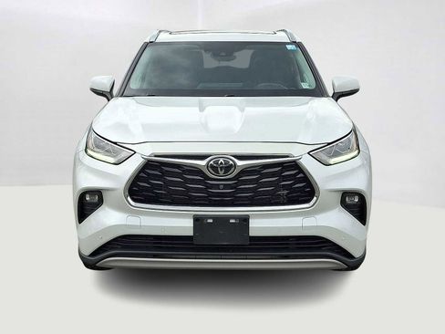 Certified 2022 Toyota Highlander Platinum image 3
