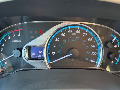 Used 2012 Toyota Sienna XLE image 22