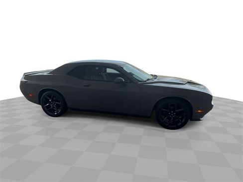 Used 2019 Dodge Challenger SXT w/ Blacktop Package image 9