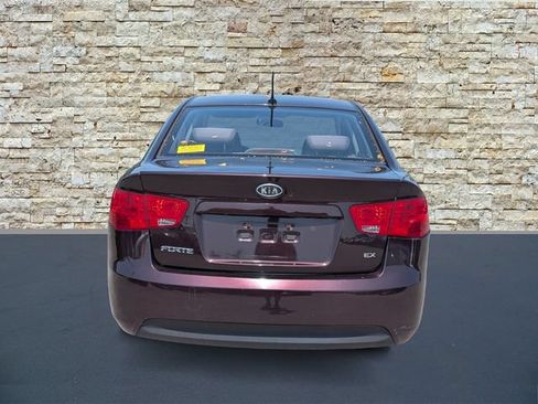 Used 2010 Kia Forte EX FWD image 6