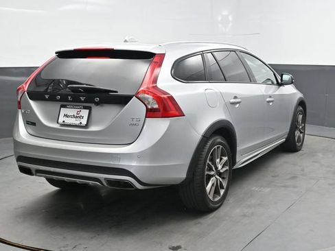 Used 2017 Volvo V60 T5 Cross Country w/ Convenience Package AWD/4WD image 7