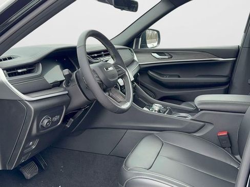 New 2025 Jeep Grand Cherokee Limited w/ Black Appearance Package image 27