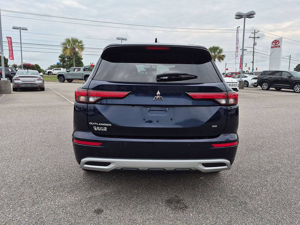 Used 2024 Mitsubishi Outlander SE AWD/4WD image 5
