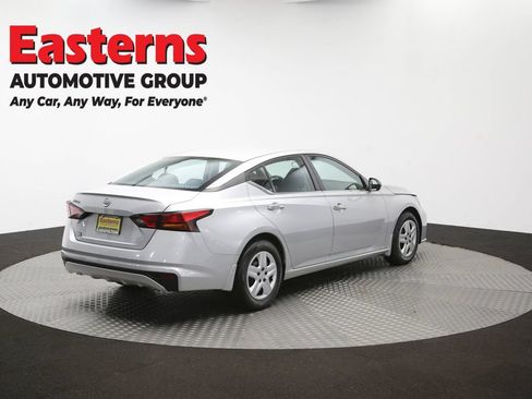 Used 2024 Nissan Altima 2.5 S FWD image 39