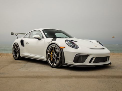 Used 2019 Porsche 911 GT3 RS image 3
