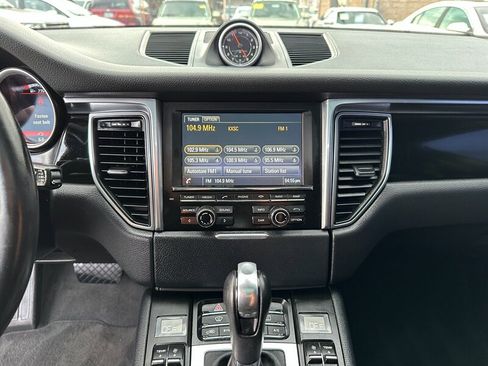 Used 2015 Porsche Macan S image 19
