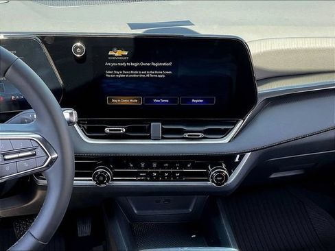 New 2027 Chevrolet Equinox LT FWD image 6