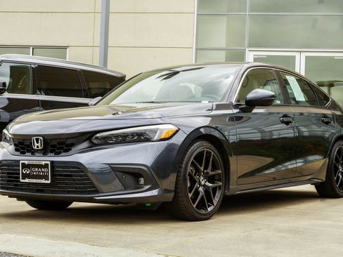Used 2024 Honda Civic Sport Touring image 8