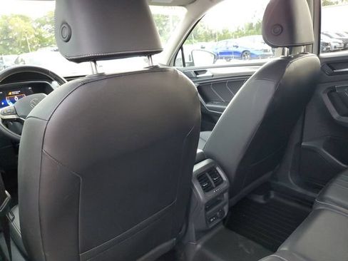 Used 2024 Volkswagen Tiguan SE AWD/4WD image 25