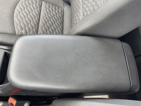 Used 2019 Chevrolet Equinox LT image 29