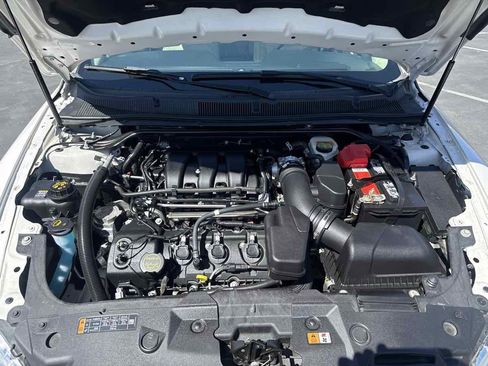 Used 2016 Ford Taurus SEL w/ Equipment Group 201A image 10