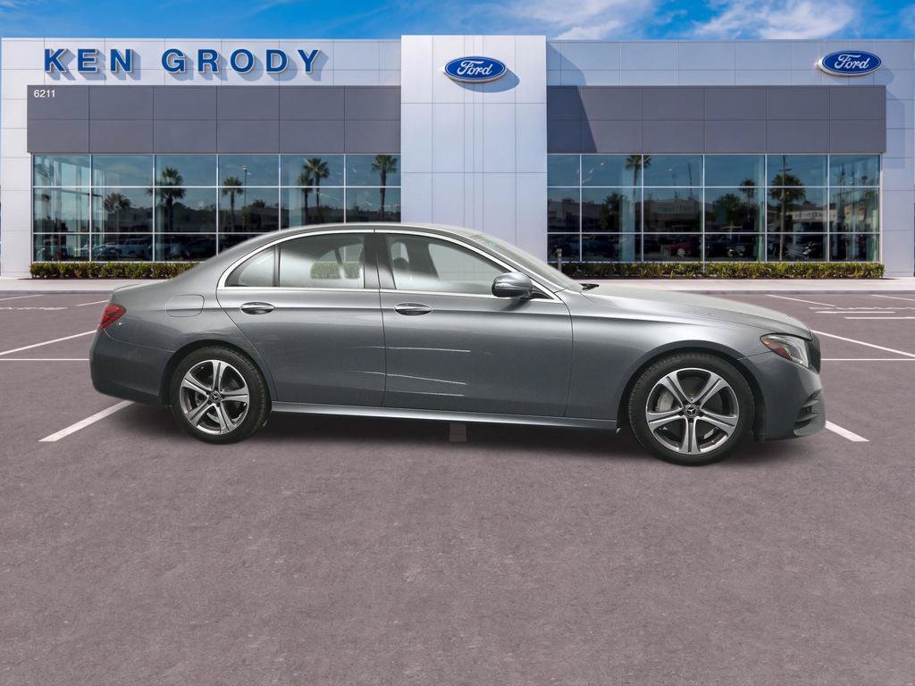 Used 2020 Mercedes-Benz E 350 Sedan image 4