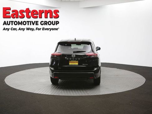 Used 2024 Nissan Rogue SV image 36