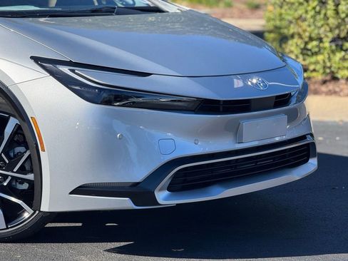 New 2026 Toyota Prius Plug-In Hybrid image 4