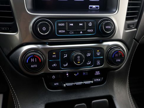 Used 2018 Chevrolet Suburban LS w/ Skid Plate Package image 26