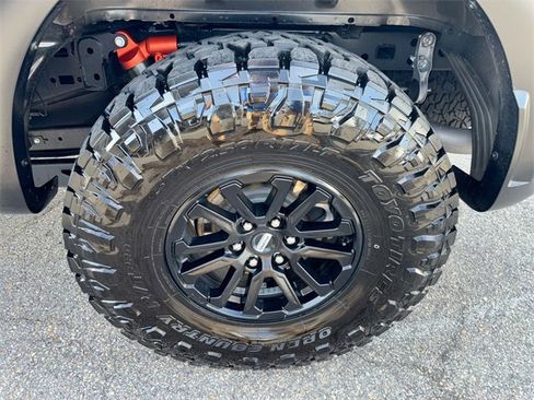 Used 2025 Ford F150 Raptor image 13