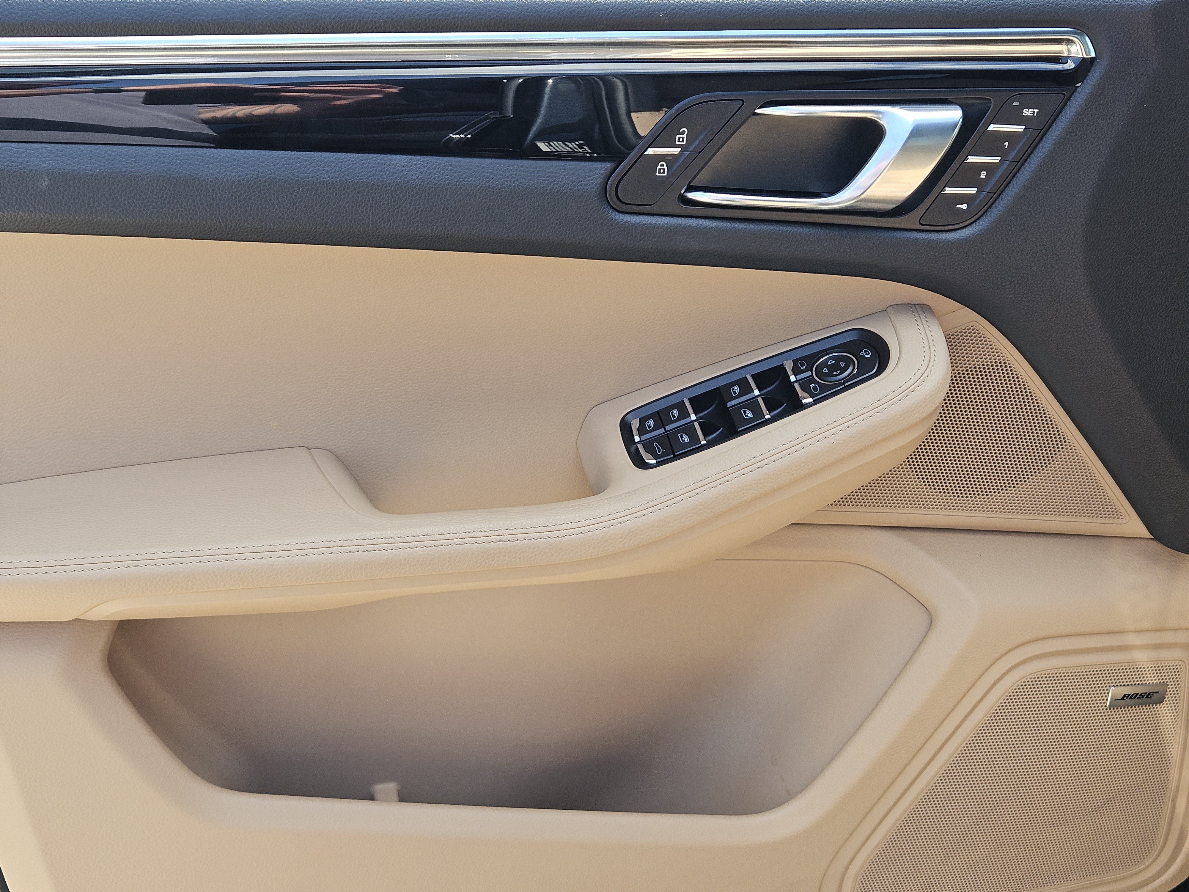 Certified 2026 Porsche Macan AWD/4WD image 22