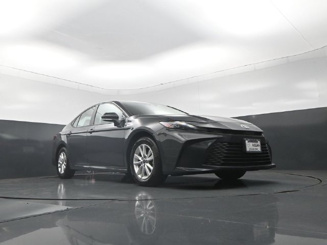 Used 2025 Toyota Camry LE FWD image 34