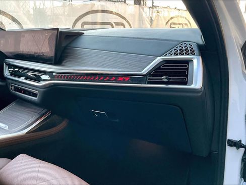 Used 2023 BMW X7 xDrive40i w/ Executive Package image 18