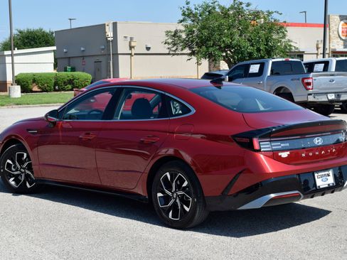 Used 2025 Hyundai Sonata SEL FWD image 4