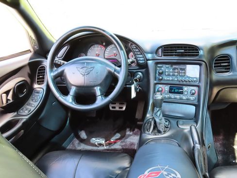 Used 1997 Chevrolet Corvette Coupe w/ Memory Pkg RWD image 4