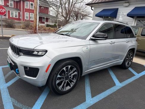 Used 2023 Jeep Grand Cherokee Overland w/ Advanced Protech Group III AWD/4WD image 1