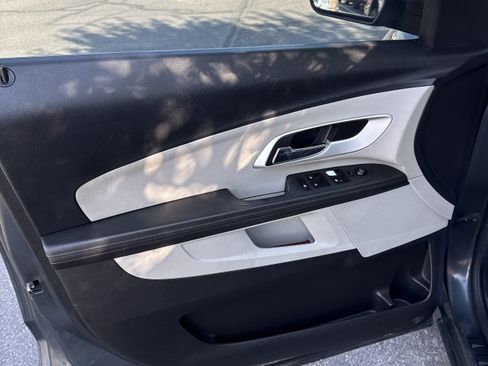 Used 2011 Chevrolet Equinox LS w/ Bluetooth Package AWD/4WD image 10