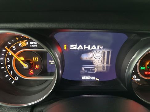 Used 2019 Jeep Wrangler Unlimited Sahara image 13